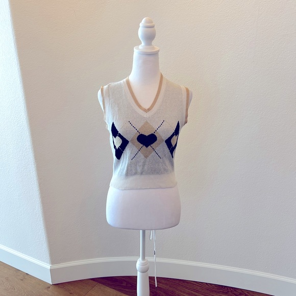 Social Scene Cropped Argyle Preppy Y2K Gray Sweater Vest with Hearts - Size M - Picture 1 of 4